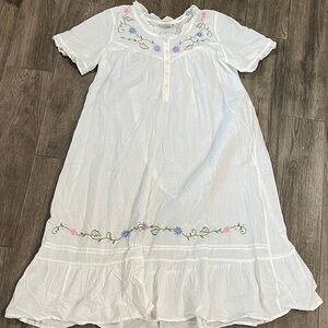 Vintage 100% Cotton Cottagecore White Embroidered Night Dress